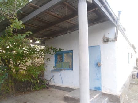 Нежилое здание в продажу по адресу Крым, Ленинский район, село Приозерное