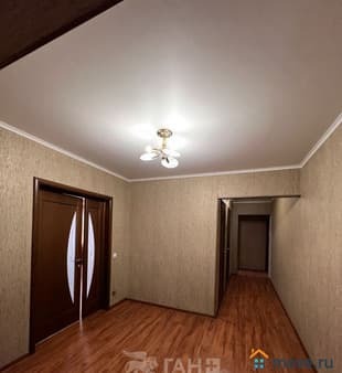 Продать трехкомнатную квартиру, 94.2 м², этаж 3 из 10. Фото 1