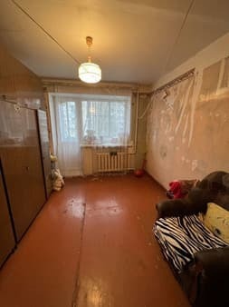 Продаю четырехкомнатную квартиру, 60 м², этаж 2 из 5. Фото 4