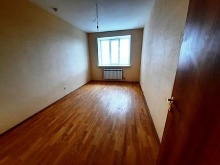 Продажа трехкомнатной квартиры, 74 м², этаж 3 из 9. Фото 3