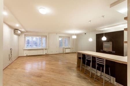 Продажа трехкомнатной квартиры, 123.5 м², этаж 3 из 5. Фото 1