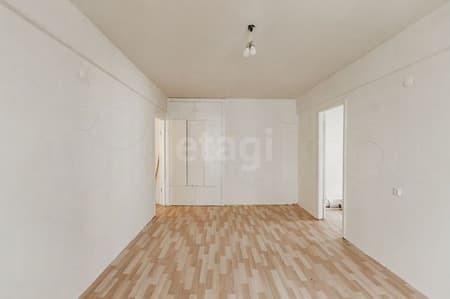 Продаю двухкомнатную квартиру, 49.4 м², этаж 3 из 5. Фото 4